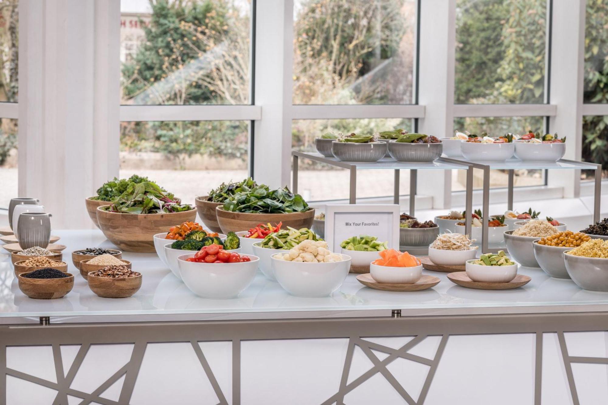 The Westin Grand Munich Hotel Exterior photo A salad bar